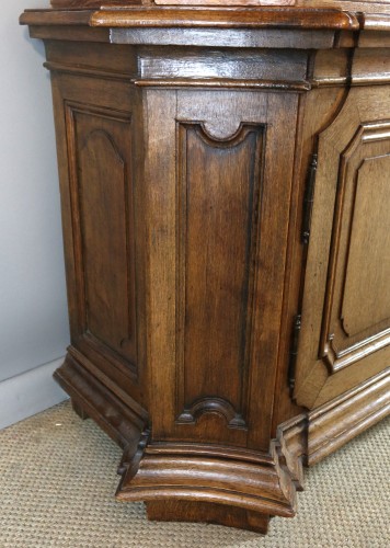 XVIIIe siècle - Buffet deux corps de présentation du XVIIIe siècle