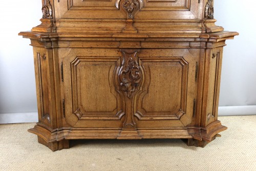 Antiquités - Buffet deux corps de présentation du XVIIIe siècle