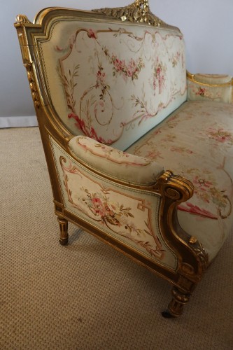 19th century - Napoleon III salon set in gilded wood and Aubusson tapestry