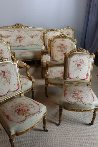 Antiquités - Napoleon III salon set in gilded wood and Aubusson tapestry
