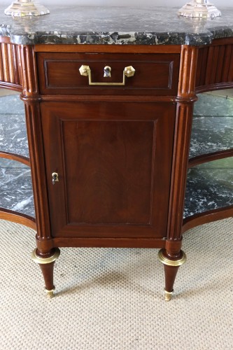 Buffet desserte Louis XVI en acajou, fin XVIIIe siècle - Mobilier Style Louis XVI