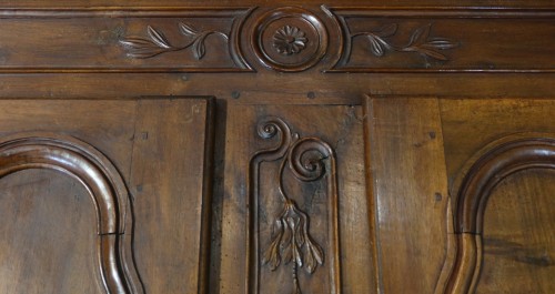 XVIIIe siècle - Buffet deux corps Louis XV du XVIIIe siècle