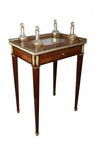 Salon table and its Boin-Taburet silverware