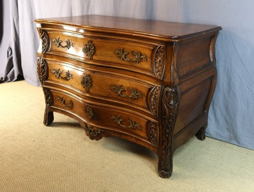 Commode en noyer XVIIIe siècle - Louis XIV