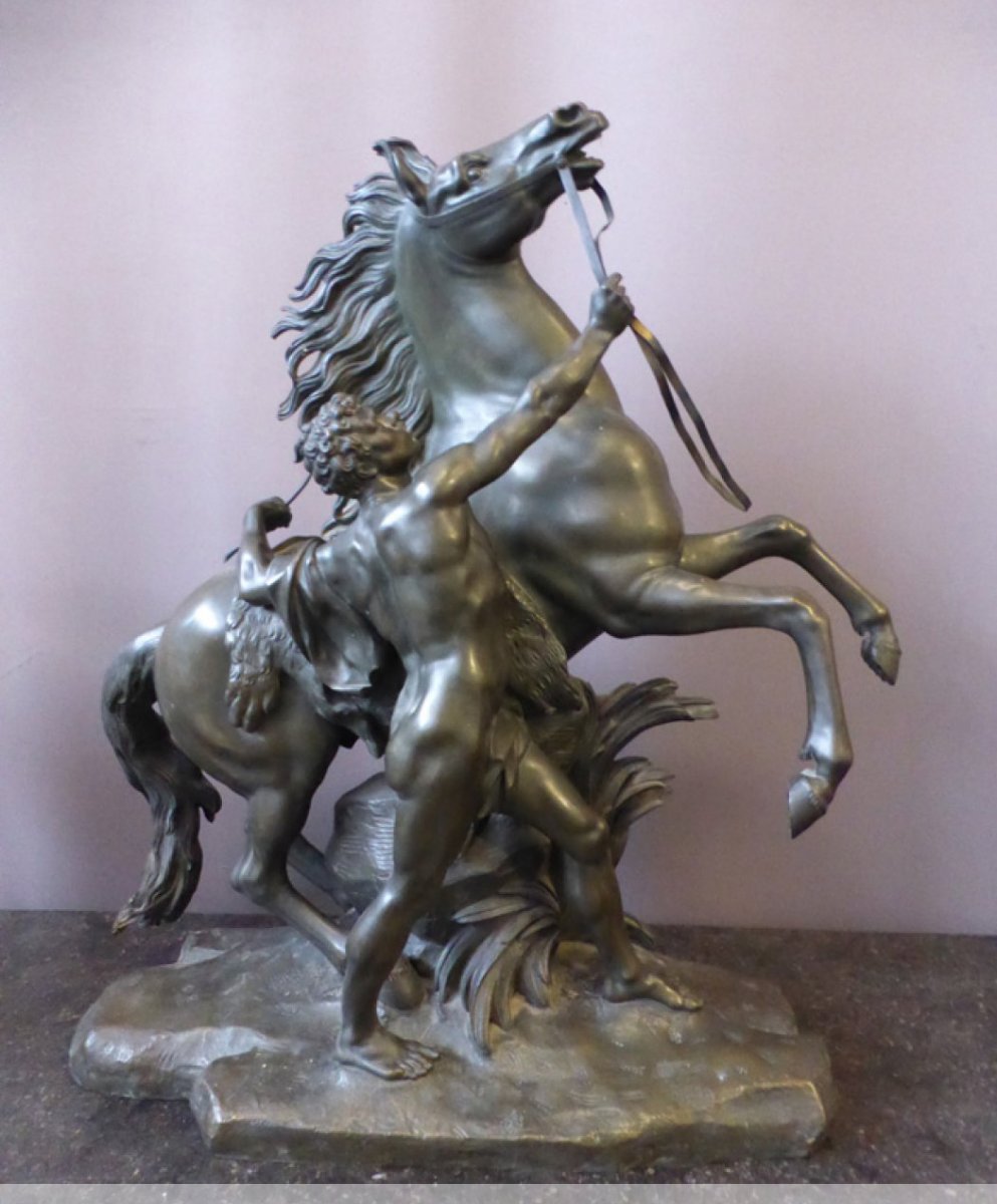 sculpture bronze cheval