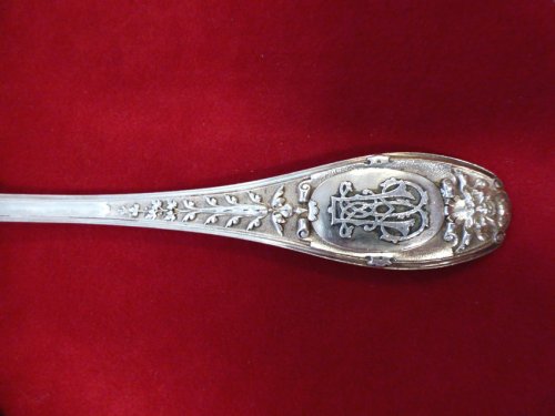 Antiquités - Set of 72 cutlery in solid silver, 19th century