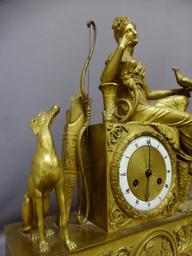 XIXe siècle - Pendule en bronze doré époque Empire