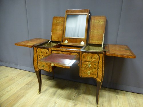 Louis XV - Coiffeuse XVIIIe en marqueterie