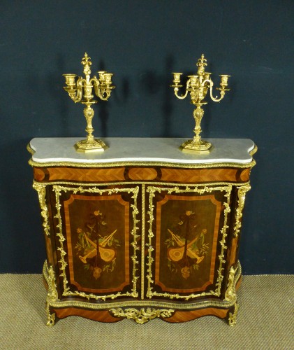 Mobilier Buffet - Buffet d'appui en marqueterie aux instruments de musique