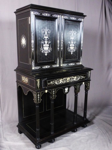 Buffet en ébène formant cabinet, époque Napoléon III - Mobilier Style Napoléon III