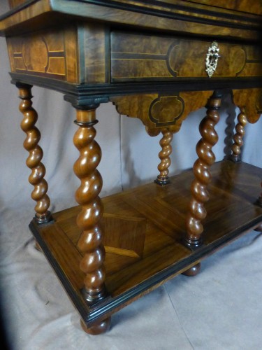 Mobilier Cabinet & Coffre - Cabinet en marqueterie, travail dauphinois du XVIIIe siècle