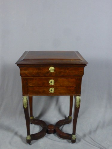 Empire - Mahogany and veneer table, early 19th century