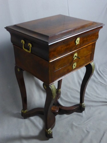 Antiquités - Mahogany and veneer table, early 19th century