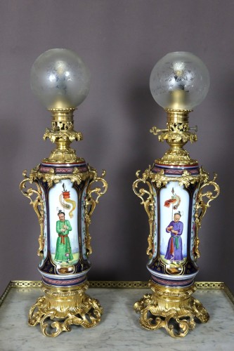 Paire de lampes en porcelaine et bronze doré - Philippe Cote Antiquités