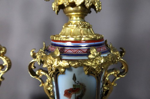 XIXe siècle - Paire de lampes en porcelaine et bronze doré