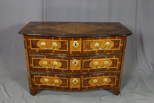 Antiquités - Commode galbée d’époque Louis XIV