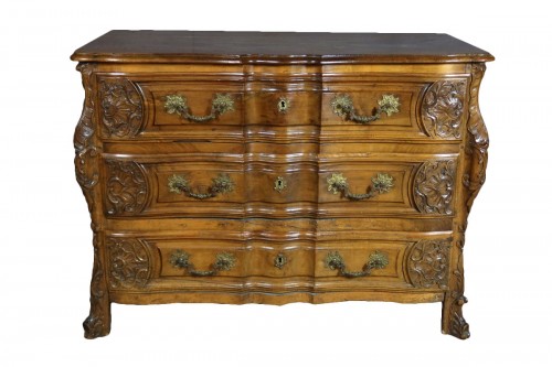 18th century carved walnut chest of drawers