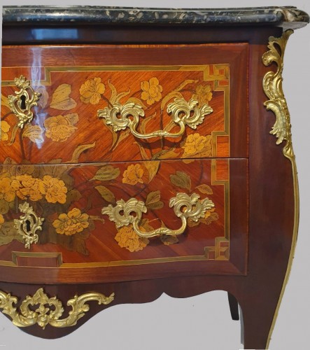 Louis XV Commode stamped D.Genty - Furniture Style Louis XV