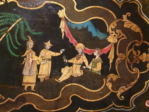 Antiquités - Scriban en laque à décor de chinoiseries - Venise XVIIIe siècle