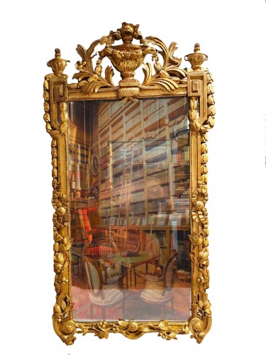 Miroir néo-classique en bois doré Epoque Louis XVI
