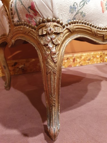 Antiquités - Paire de fauteuils Louis XV estampillés Nogaret
