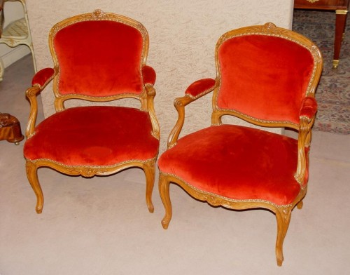 pair of armchairs stamped Saint-Georges - 