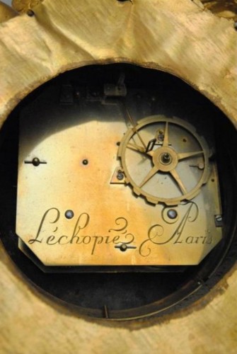 Cartel Louis XV en bronze signé Adam Lechopie - Philippe Delpierre