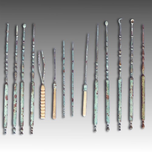 Archéologie  - Set de quatorze instruments chirurgicaux, art romain, 1er-2e siècle après J.-C.