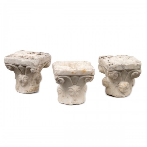 Trois chapiteaux de style corinthien, art romain, 3e-5e siècle après J.-C.