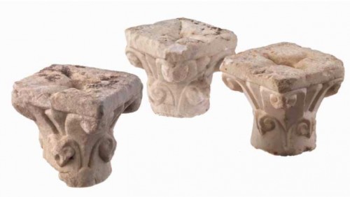  - Trois chapiteaux de style corinthien, art romain, 3e-5e siècle après J.-C.