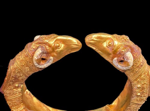 Antique Jewellery  - Ram-Headed gold bracelet, 19th-20th century