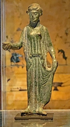 Archéologie  - Statuette en bronze d'une peplophore, art grec, 5e siècle avant J.-C.