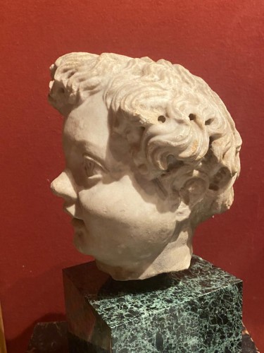 Louis XIII - 17th century white Carrara marble putti head 