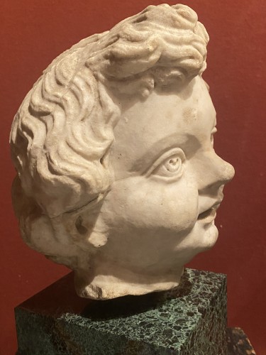 Tête de putto en marbre, Italie XVIIe siècle - Sculpture Style Louis XIV