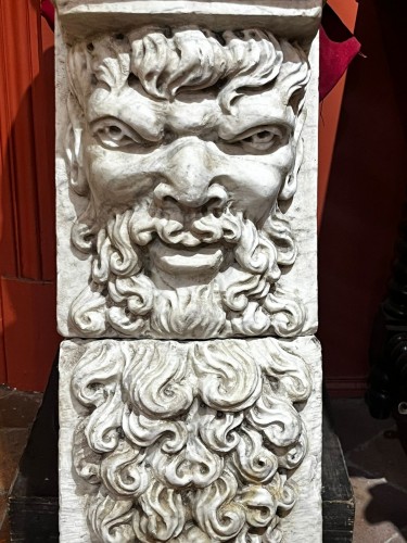17th-century Marble console table with a mascaron - 