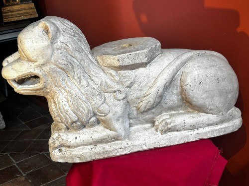 Sculpture Sculpture en pierre - Lion stylophore - Italie XIVe siècle