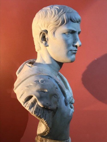 Buste en marbre représentant Caligula (partie antique et néoclassique) - Poisson et Associés