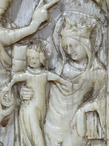 Ivory representing the Adoration of the Magi - Middle age