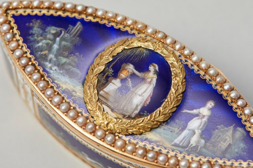 Boîte en or et émail orné de perles - Objets de Vitrine Style Directoire