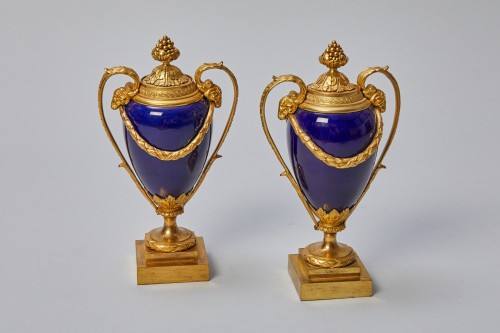 Matthew Boulton (1728 – 1809) - Paire de cassolettes en porcelaine formant bougeoir - Objet de décoration Style 