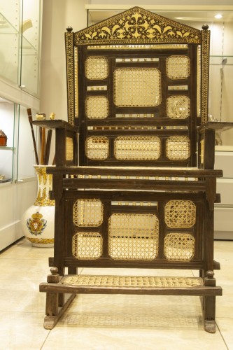 Chaise, travail indo Portugais du 17e siècle Mogol - Sièges Style 