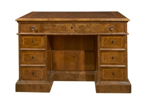 18th century Venetian Walnut Writing Desk - Furniture Style Louis XV