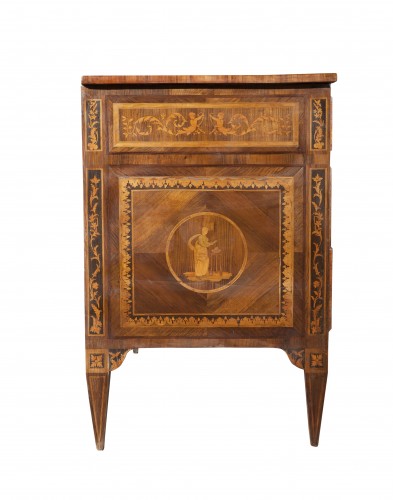 Commode italienne d'époque Louis XVI marquetée en divers bois - Mobilier Style Louis XVI