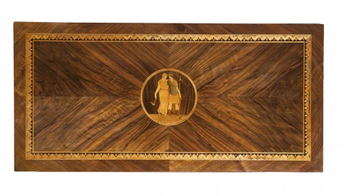 XVIIIe siècle - Commode italienne d'époque Louis XVI marquetée en divers bois