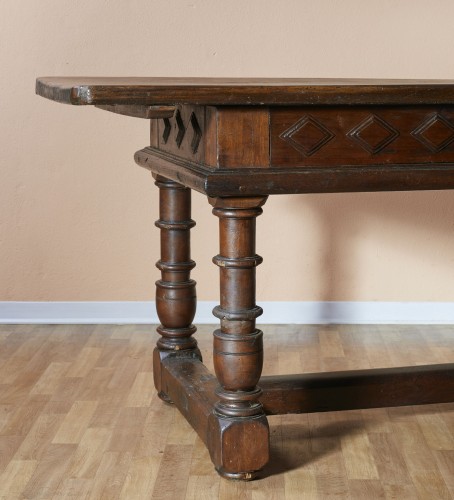 Emiliano Solid Walnut Table 17th century - Furniture Style Louis XIV
