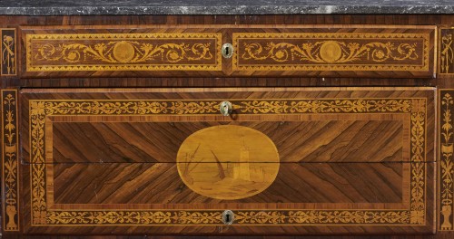 XVIIIe siècle - Commode Louis XVI école Italienne