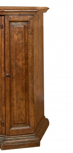 Mantua Walnut Sideboard 17th century - 
