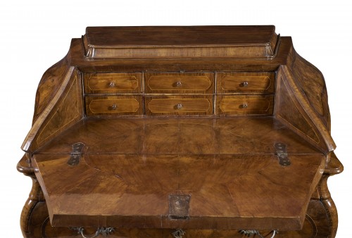 Furniture  - Curved Bureau Lombardy 18th Century