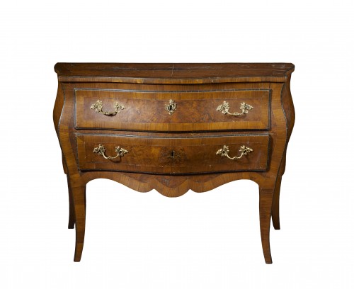commode lombarde en noyer, seconde moitié du XVIIIe siècle