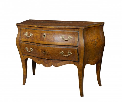 Mobilier Commode - commode lombarde en noyer, seconde moitié du XVIIIe siècle